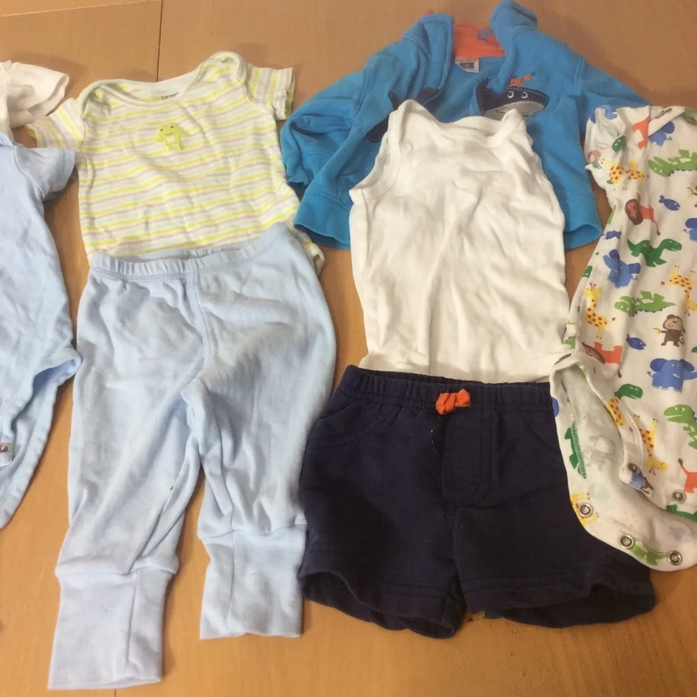 Carters boys shorts and onesies - Picture 2 of 5